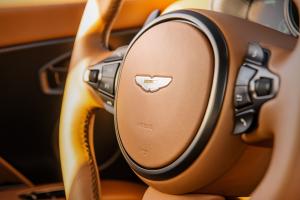 Aston Martin DB11 AMR 2019 года  (NA)